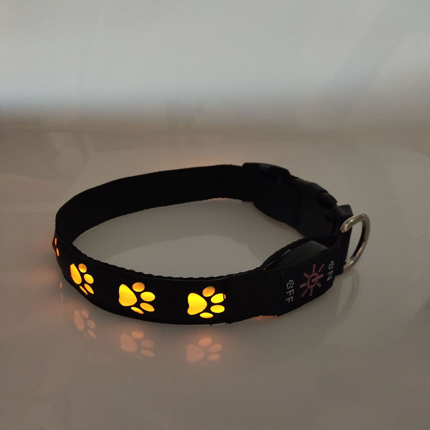 Led Rechargeable and Luminous Dog Paw Anti-Accident, Anti-Loss and Anti-Loss Light Warning Dog Collar