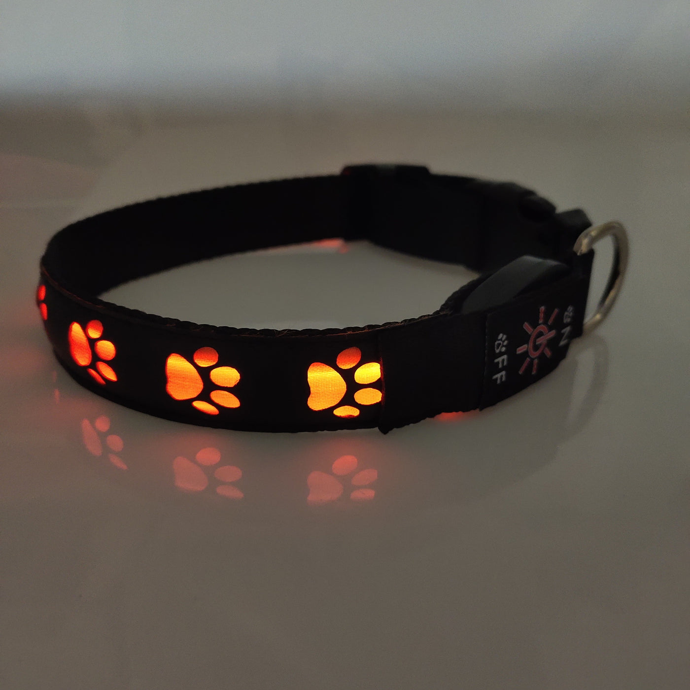 Led Rechargeable and Luminous Dog Paw Anti-Accident, Anti-Loss and Anti-Loss Light Warning Dog Collar