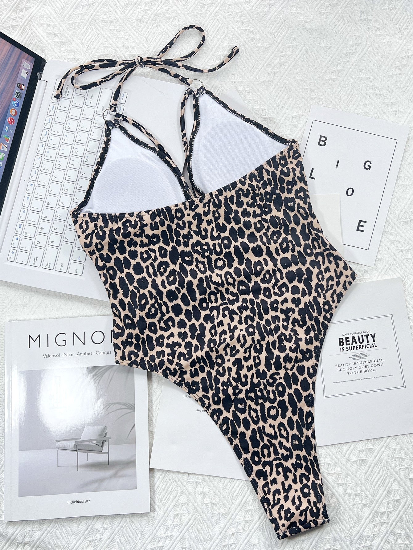 Naujas One Piece Bikini Bikini Leopard rašto maudymosi kostiumėlis su iškirptu dirželiu